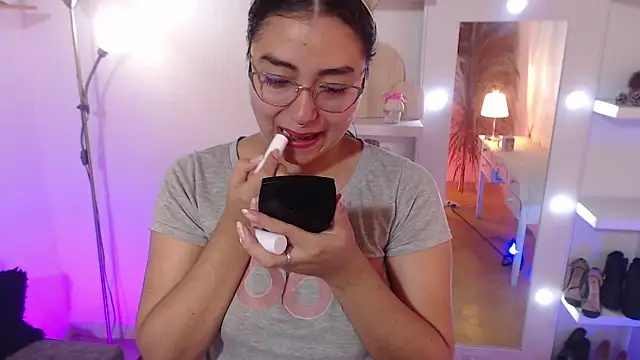  Kim  M online show from November 2025 12:38:01 PM