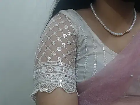Snapshot of Lovely_Siri_23 chatting on July 2026 07:32:01 PM Lovely Siri 23 online show from July 2026 07:32:01 PM