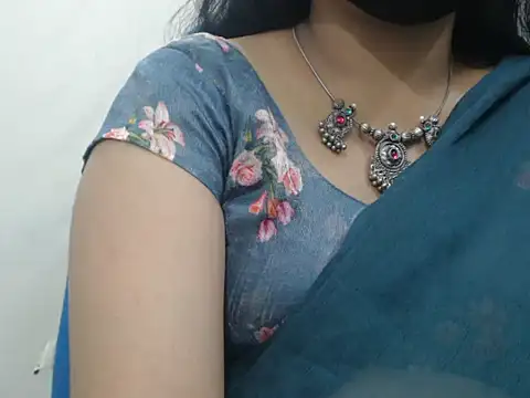 Snapshot of Lovely_Siri_23 chatting on June 2026 04:40:01 PM Lovely Siri 23 online show from June 2026 04:40:01 PM