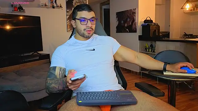 Michael Diamond online show from November 2025 02:48:02 AM