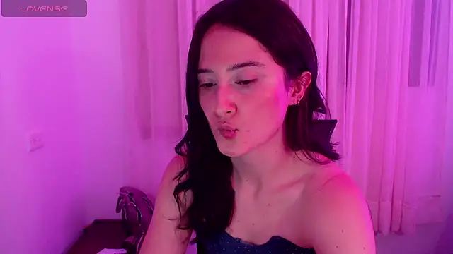 AlissonnFoxx online show from June 2026 12:05:02 AM