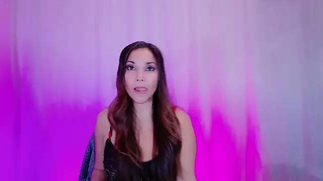 Snapshot of DivineLynn chatting on February 2025 03:17:02 PM DivineLynn online show from February 2025 03:17:02 PM