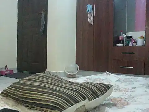 sweet-fancy online show from October 2025 03:44:02 PM