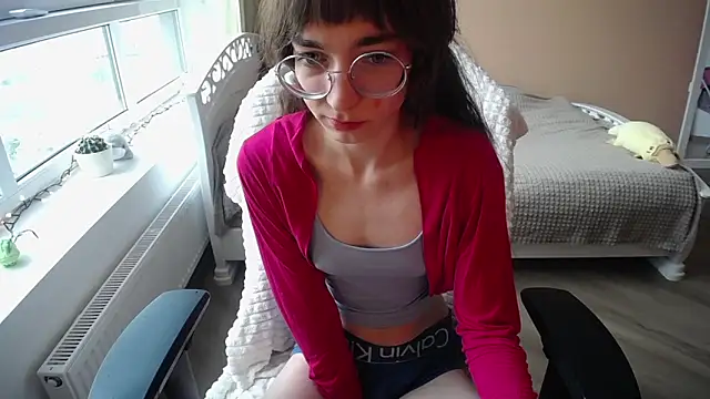 MissLinaDream online show from April 2026 01:18:02 PM