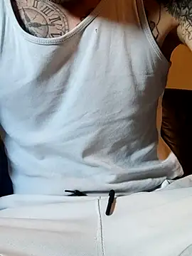 PIercingBoy38 online show from October 2025 11:29:02 AM