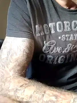 PIercingBoy38 online show from October 2025 03:13:02 PM