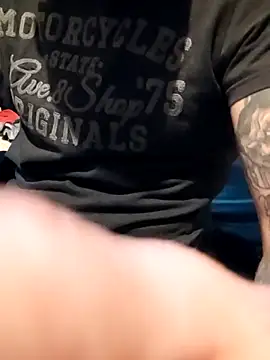 PIercingBoy38 online show from September 2025 05:24:01 PM