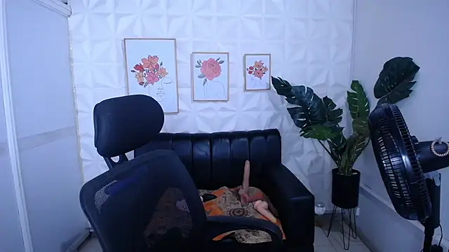 Valentinaa mature online show from February 2026 09:31:02 AM