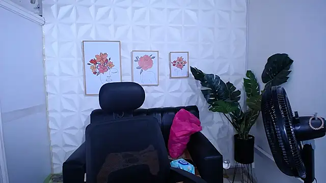 Valentinaa mature online show from February 2026 12:21:02 AM