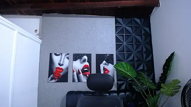 Valentinaa mature online show from March 2026 08:55:01 PM