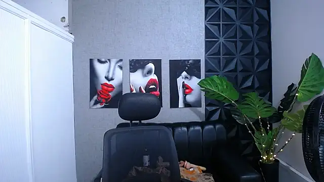 Valentinaa mature online show from April 2026 09:33:01 AM