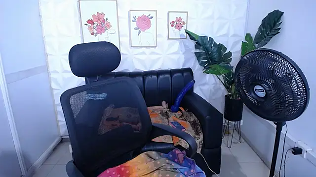 Valentinaa mature online show from February 2026 10:22:02 AM