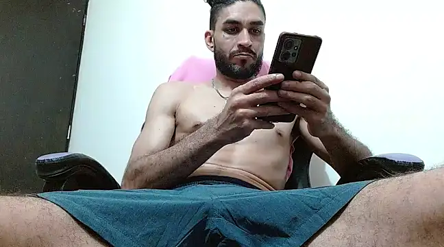 Snapshot of Money_For_masterCody chatting on January 2025 12:39:02 AM Money For masterCody online show from January 2025 12:39:02 AM