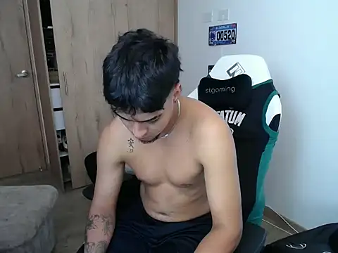 Snapshot of matias_bianco chatting on November 2025 07:28:02 PM matias bianco online show from November 2025 07:28:02 PM