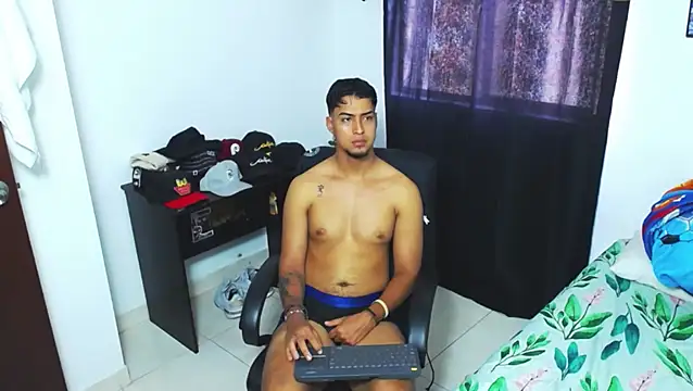 Snapshot of matias_bianco chatting on January 2025 07:02:02 PM matias bianco online show from January 2025 07:02:02 PM