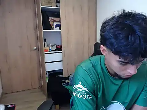 Snapshot of matias_bianco chatting on October 2025 07:44:02 PM matias bianco online show from October 2025 07:44:02 PM