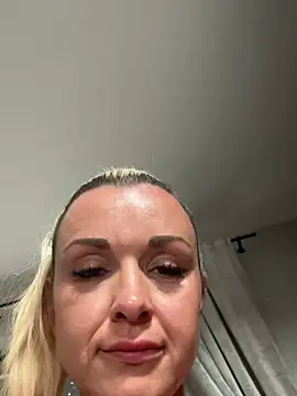 Bella-Tight online show from June 2026 06:20:01 AM