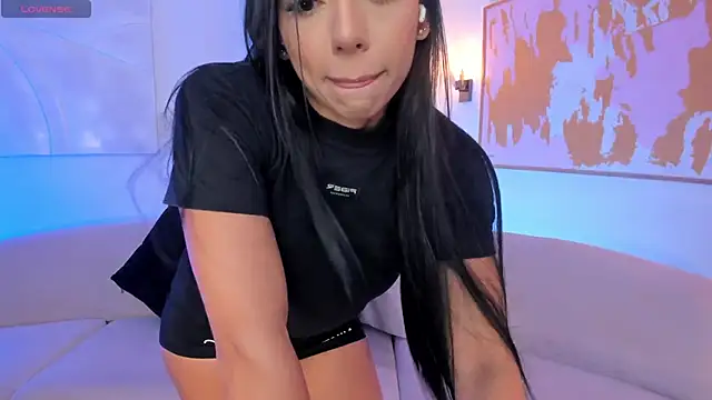 LizzHamilton   online show from September 2025 08:15:01 PM