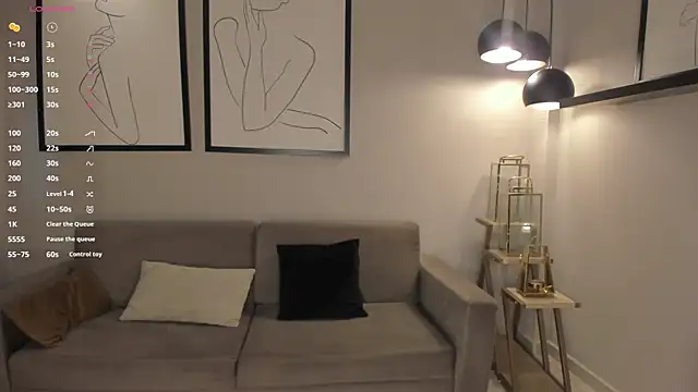 LizzHamilton   online show from February 2026 09:00:02 PM