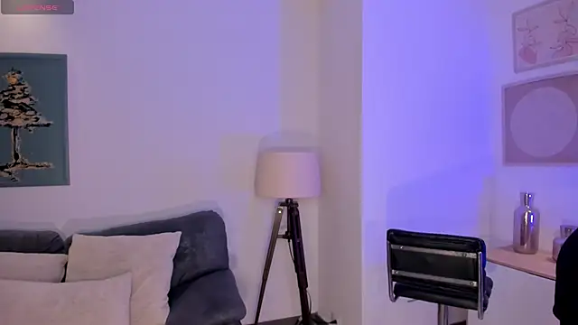 LizzHamilton   online show from February 2026 01:18:02 PM