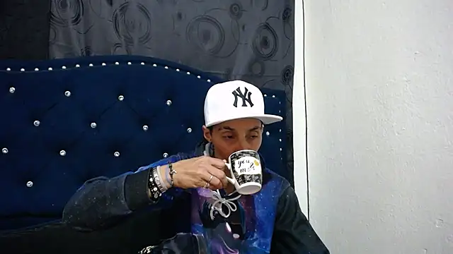 Snapshot of anyu1306 chatting on February 2025 03:03:02 AM anyu1306 online show from February 2025 03:03:02 AM