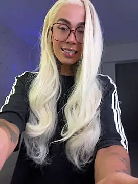 Miss sagitario online show from May 2026 12:19:01 PM