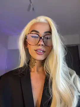 Miss sagitario online show from April 2026 12:34:01 PM