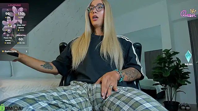 Miss sagitario online show from March 2026 12:06:02 PM