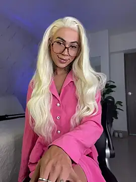 Miss sagitario online show from May 2026 12:11:01 PM