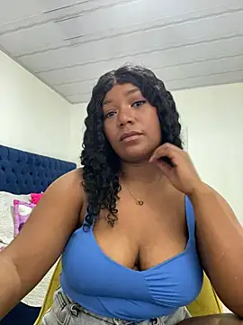 Snapshot of NanaRose77 chatting on May 2026 04:45:02 PM NanaRose77 online show from May 2026 04:45:02 PM