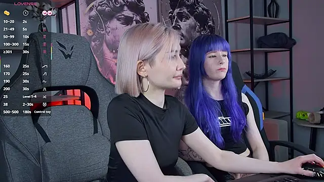 ReiYosimoto online show from November 2025 04:18:02 PM