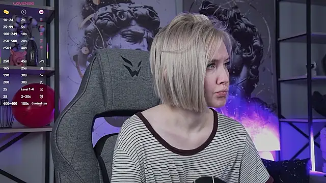 ReiYosimoto online show from February 2026 03:31:02 PM