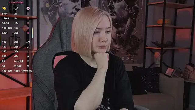 ReiYosimoto online show from November 2025 02:10:02 PM