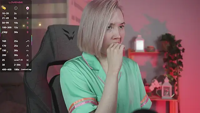 ReiYosimoto online show from November 2025 05:49:02 PM