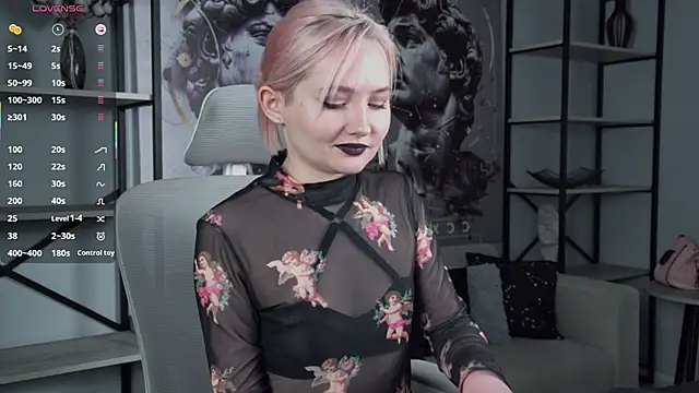 ReiYosimoto online show from November 2025 04:00:01 PM