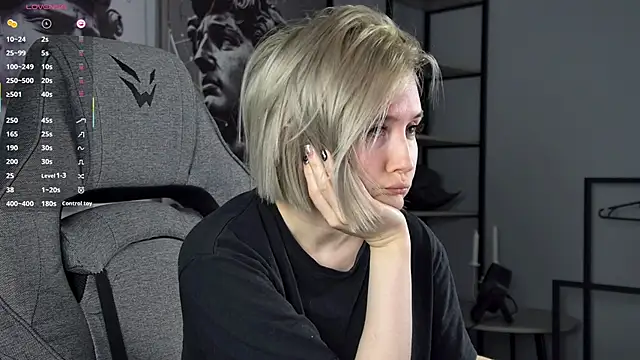 ReiYosimoto online show from February 2026 04:51:02 PM