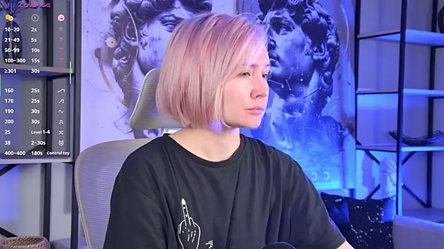 ReiYosimoto online show from November 2025 03:33:01 PM