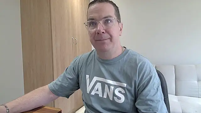 BrettJ81 online show from December 2025 07:41:02 AM