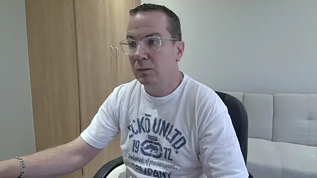 BrettJ81 online show from February 2026 12:46:02 PM