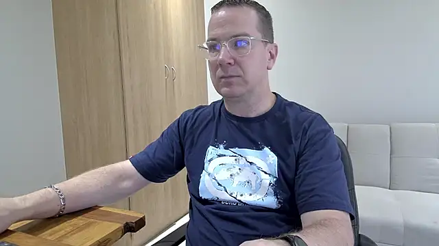 BrettJ81 online show from December 2025 12:31:02 PM