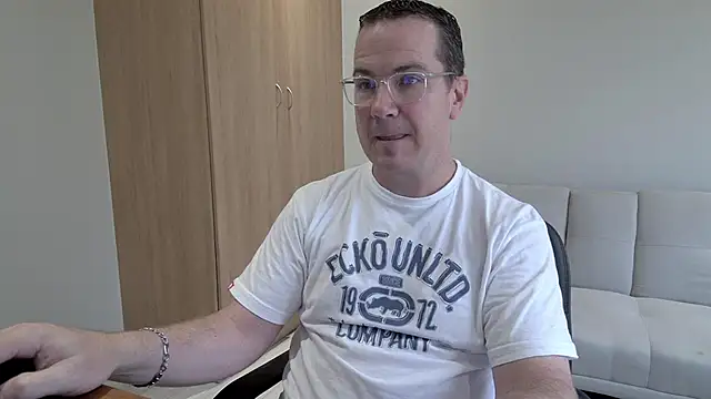 BrettJ81 online show from January 2026 12:52:02 PM