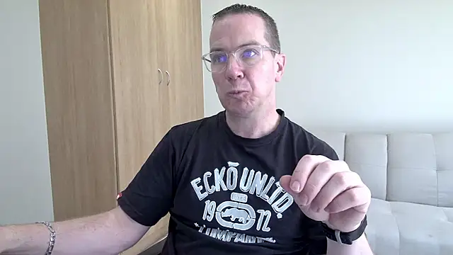 BrettJ81 online show from May 2026 11:27:01 AM