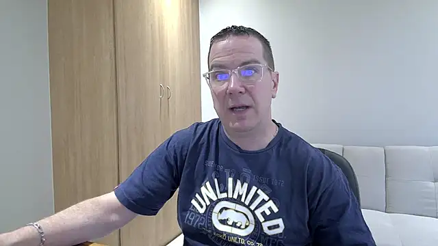 BrettJ81 online show from November 2025 03:07:02 PM