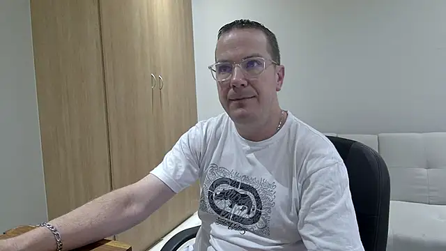 BrettJ81 online show from March 2026 02:12:02 PM