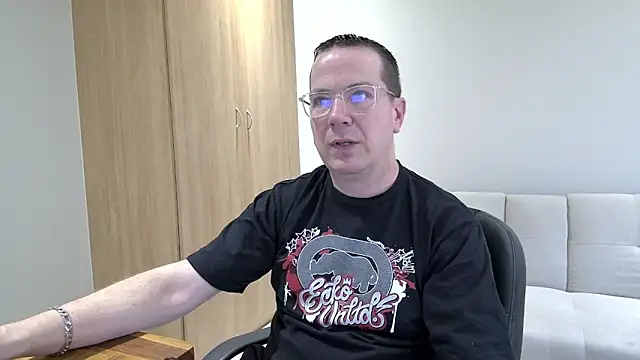 BrettJ81 online show from October 2025 03:11:01 PM