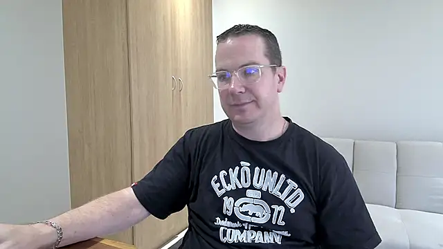 BrettJ81 online show from January 2026 11:25:01 AM