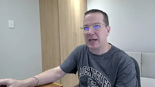 BrettJ81 online show from March 2025 01:09:02 PM
