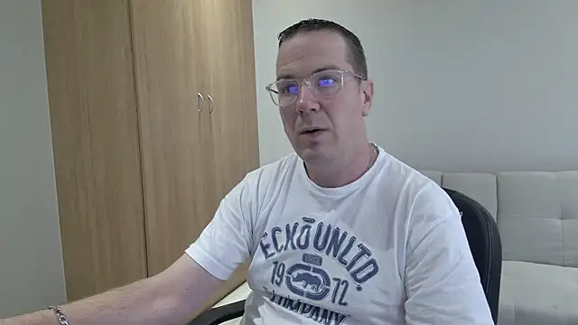 BrettJ81 online show from March 2026 01:03:01 PM