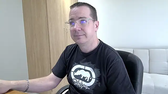 BrettJ81 online show from September 2025 01:48:01 PM