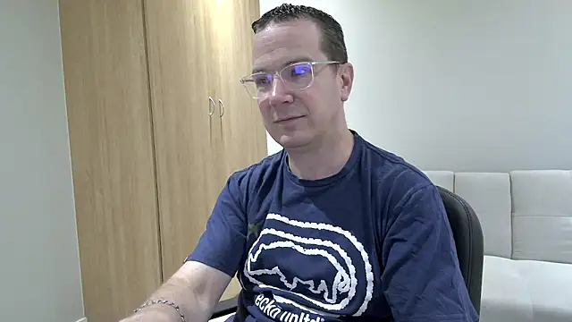 BrettJ81 online show from November 2025 12:53:01 PM